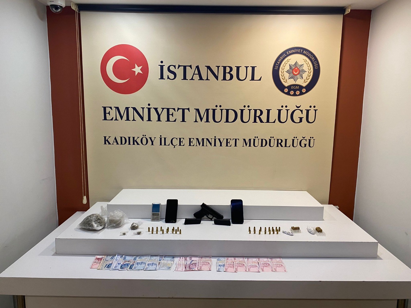 Kadıköy’de 14 Yıl Hapis Cezası Bulunan Firari Hükümlü Yakalandı