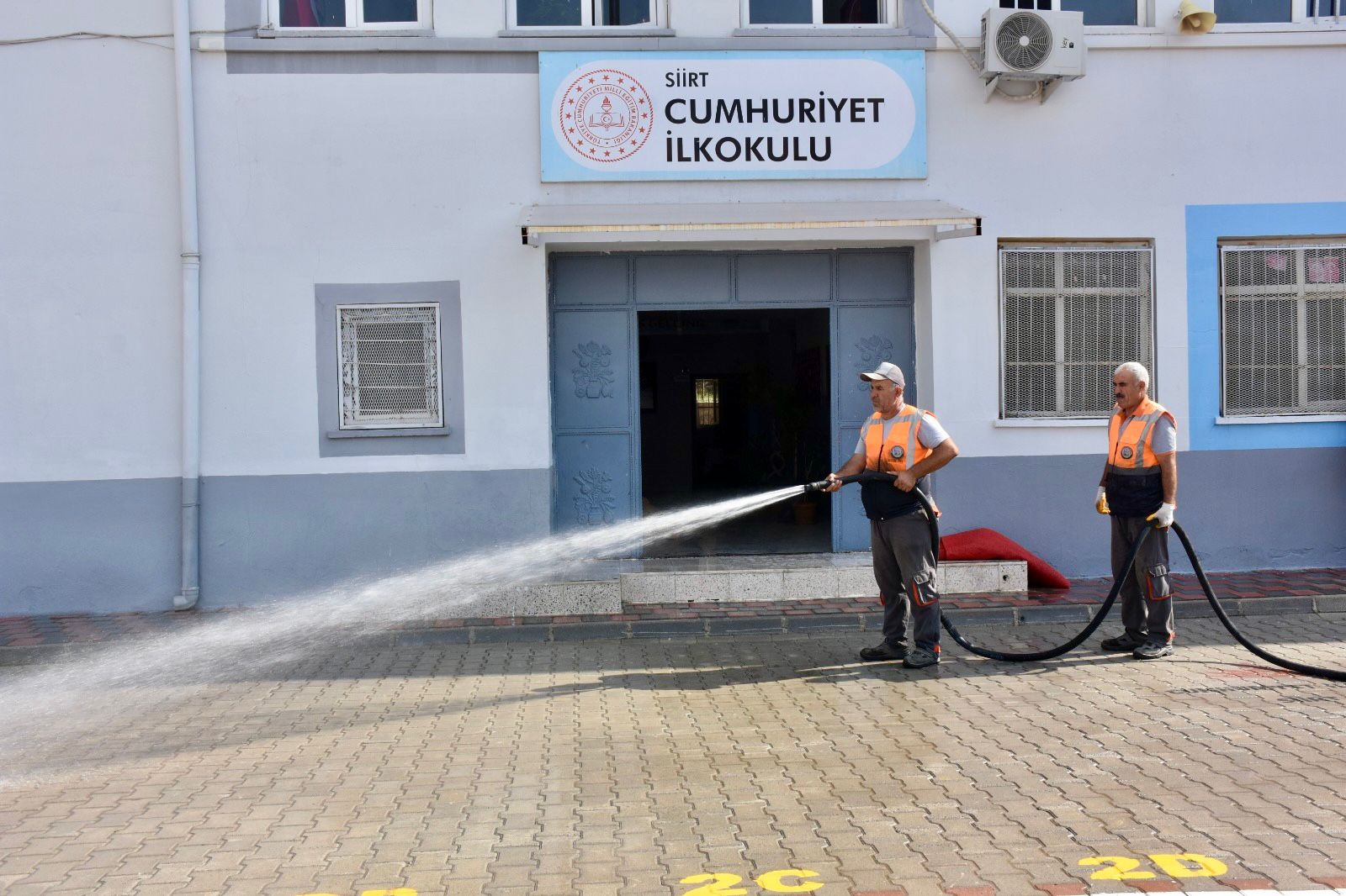 Siirt Belediyesi’nden Yeni Eğitim Yılı Öncesi Okullarda Kapsamlı Hijyen Seferi