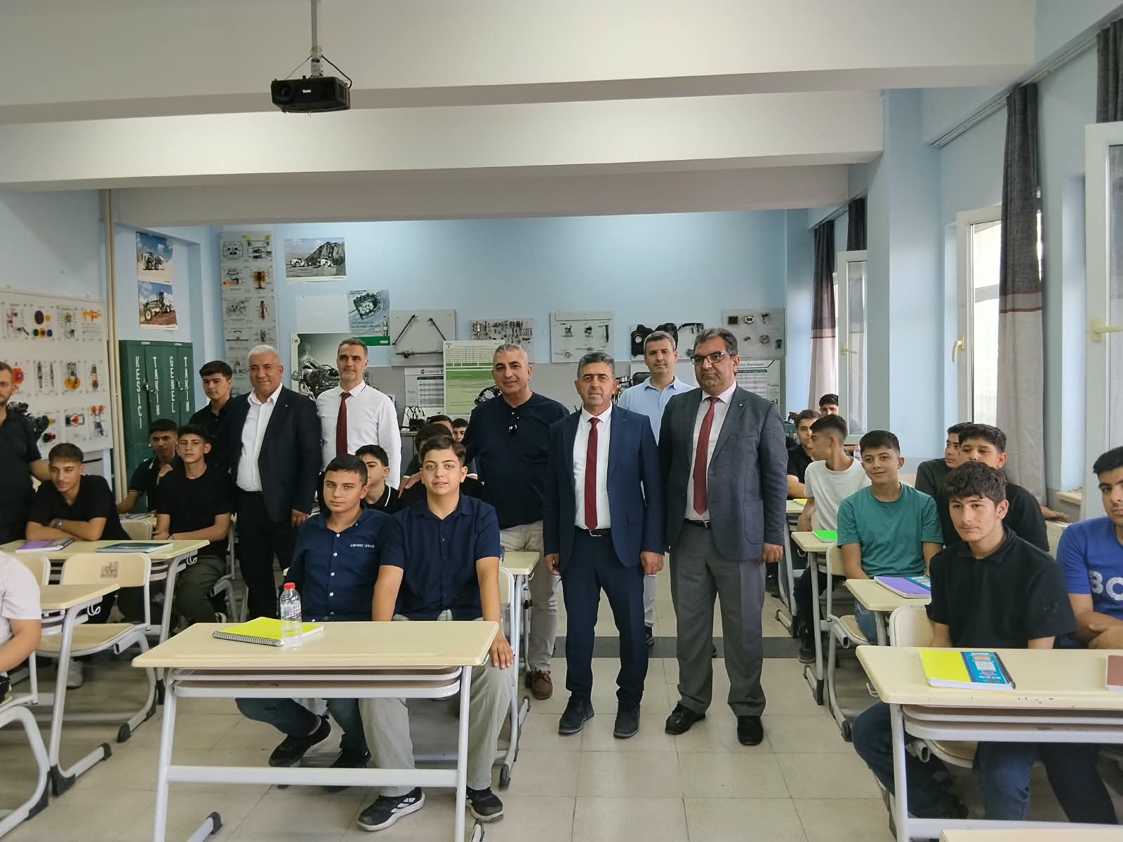 Siirt’te 39. Ahilik Haftası Coşkusu: Sanayi Esnafı Ve Çıraklar Ziyaret Edildi