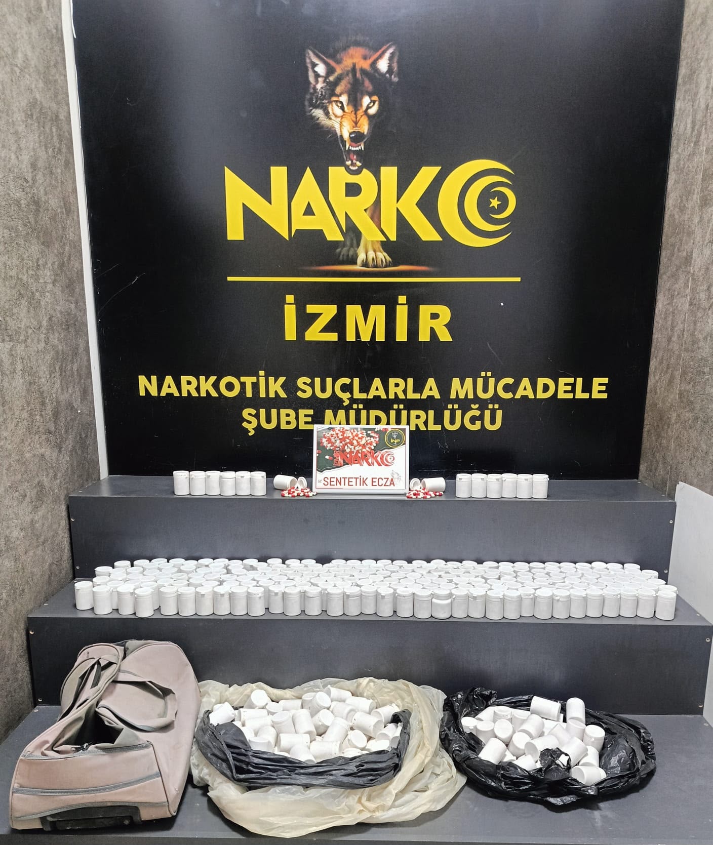 İzmir’de Toprağa Gömülü Sentetik Ecza Operasyonu: 2 Gözaltı