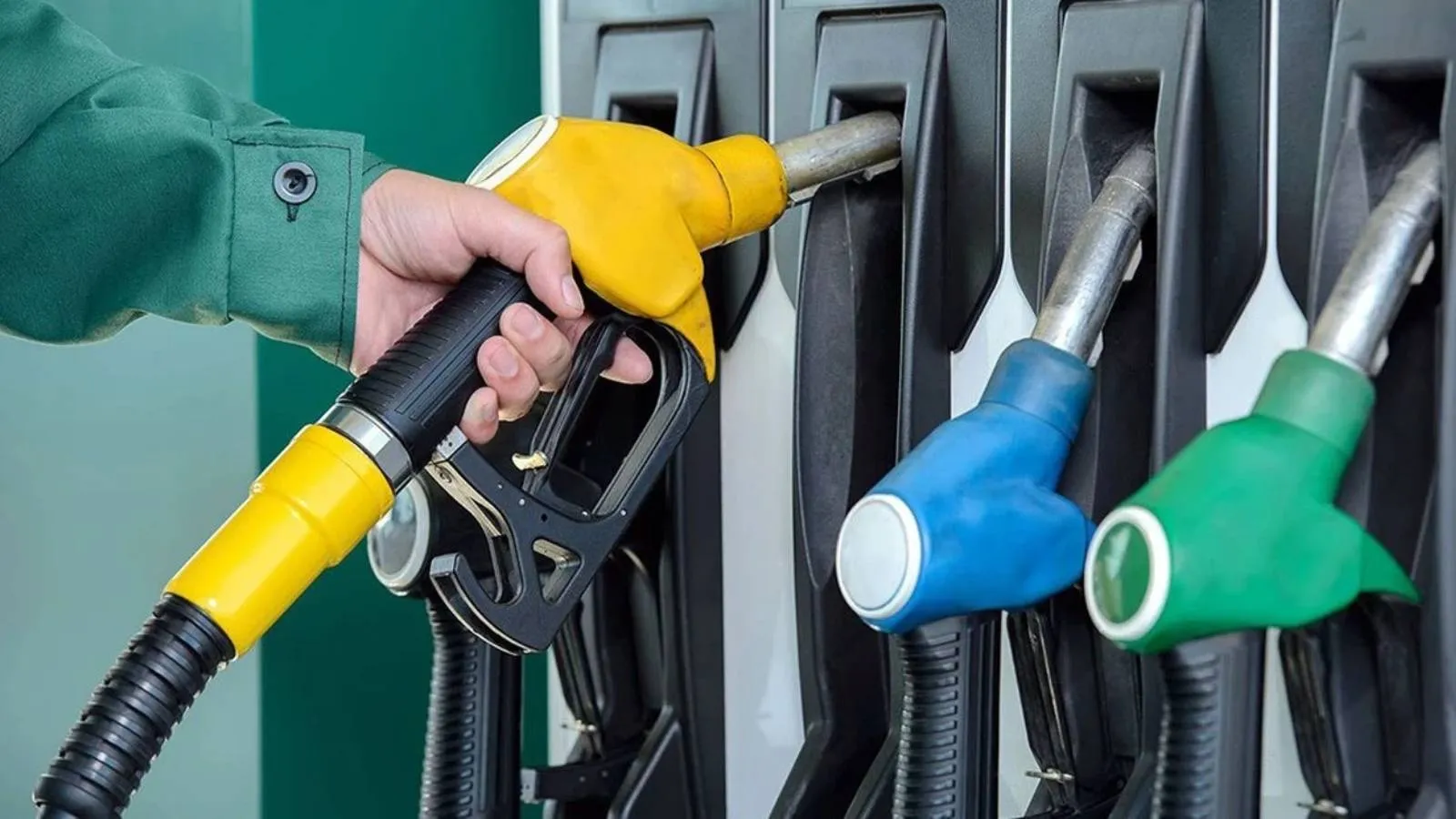 Benzinde Ötv Tutarları Yeniden Belirlendi: Kademeli Artış Başlıyor